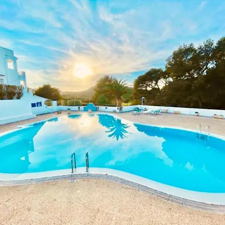 Flat Surrounded By Nature Wifi & Pool & Nearby アパート
