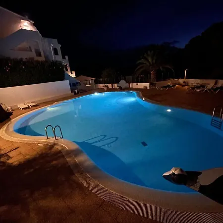 Flat Surrounded By Nature Wifi & Pool & Nearby Διαμέρισμα *