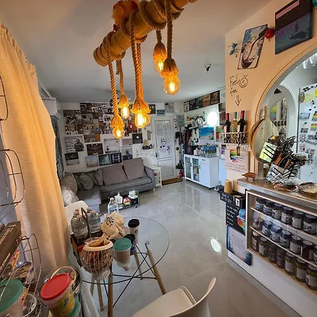 Flat Surrounded By Nature Wifi & Pool & Nearby Διαμέρισμα