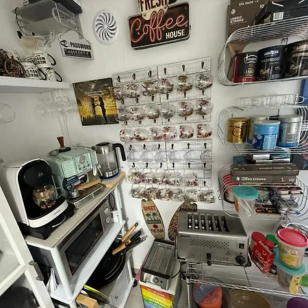 Flat Surrounded By Nature Wifi & Pool & Nearby Διαμέρισμα