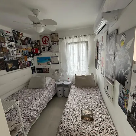 Flat Surrounded By Nature Wifi & Pool & Nearby *