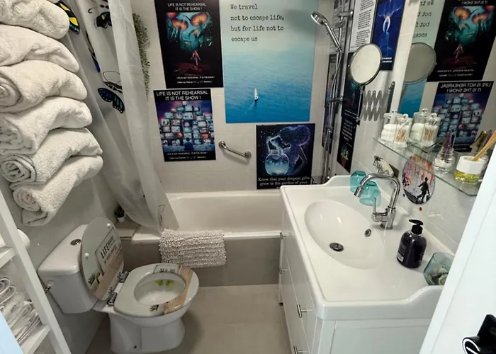 Apartment Flat Surrounded By Nature Wifi & Pool & Nearby