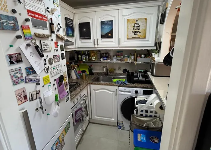 Flat Surrounded By Nature Wifi & Pool & Nearby