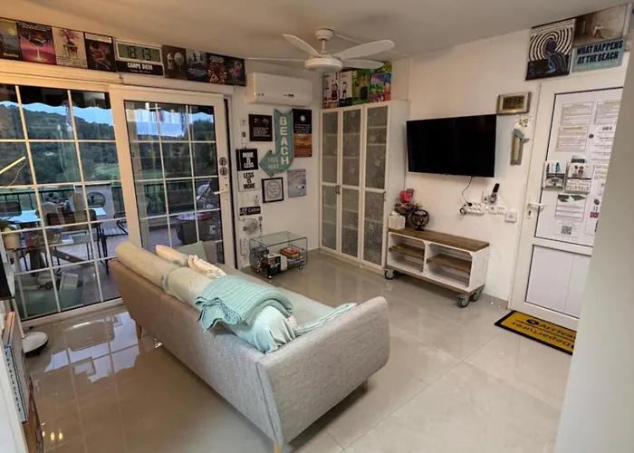 Flat Surrounded By Nature Wifi & Pool & Nearby