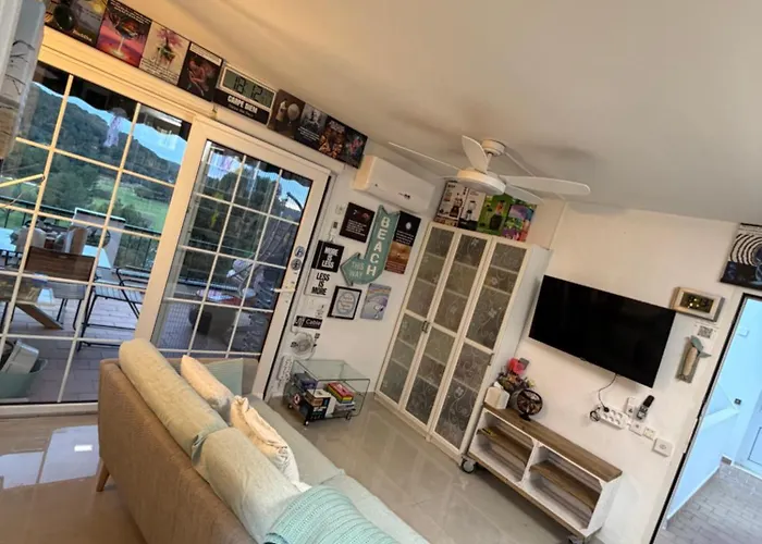 Flat Surrounded By Nature Wifi & Pool & Nearby *