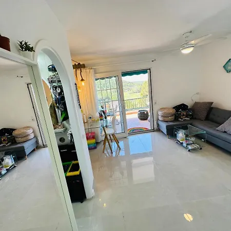Flat Surrounded By Nature Wifi & Pool & Nearby *