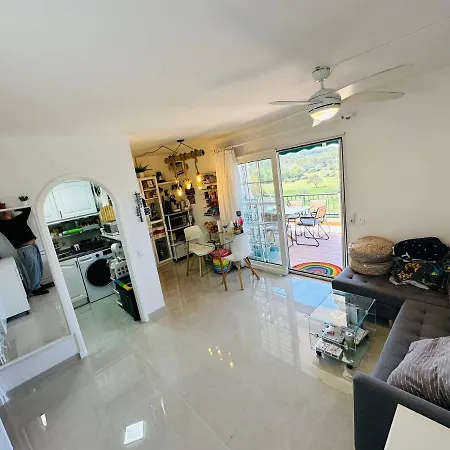 Flat Surrounded By Nature Wifi & Pool & Nearby *