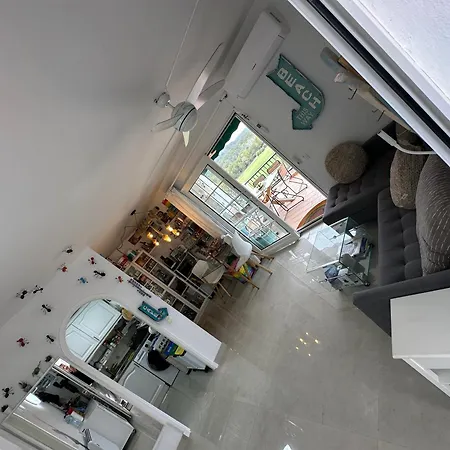 Apartment Flat Surrounded By Nature Wifi & Pool & Nearby *
