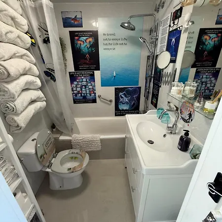 아파트 Flat Surrounded By Nature Wifi & Pool & Nearby