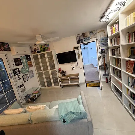 Apartman Flat Surrounded By Nature Wifi & Pool & Nearby